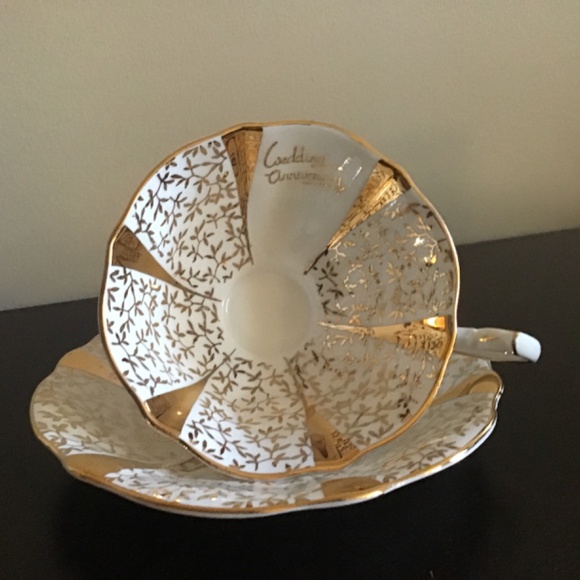 Vintage Gold Lace by Queen Anne - Wedding Anniversary Tea Cup & Saucer - Picture 2 of 5